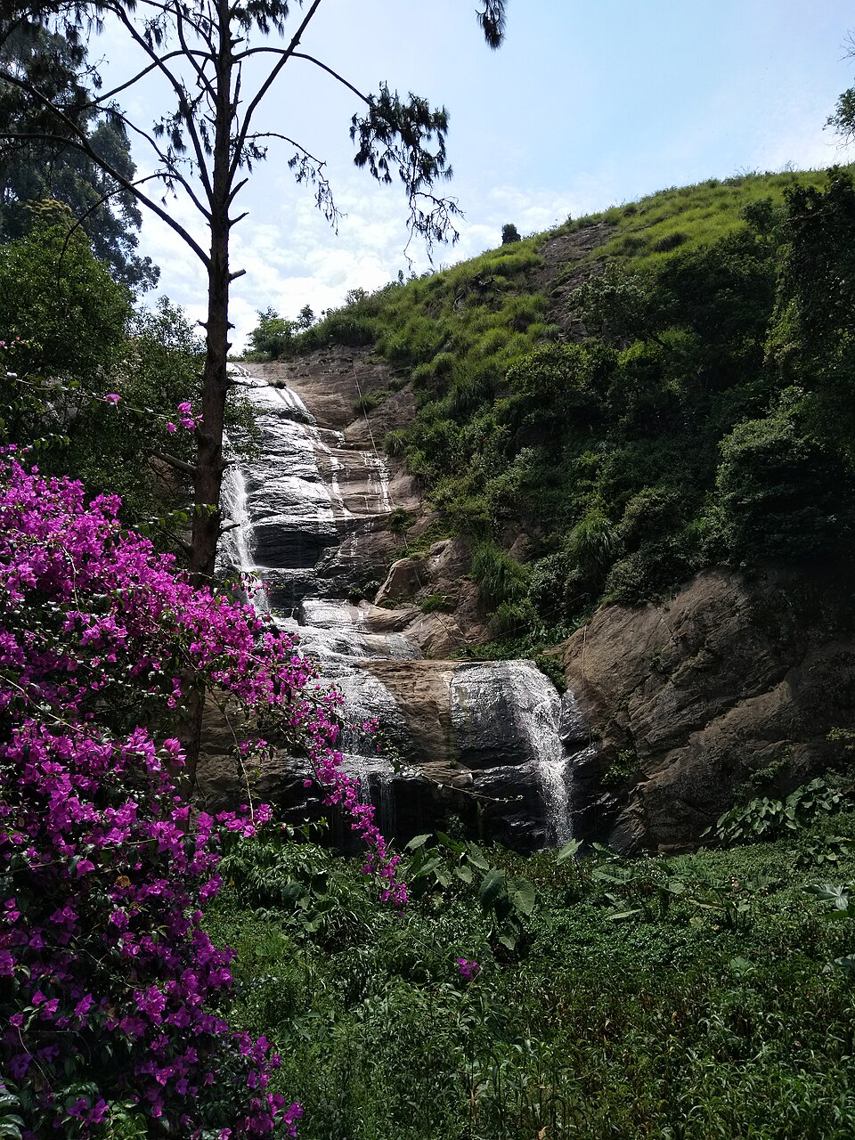 Silver Cascade falls beautiful view, Kodaikanal